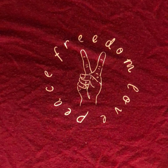 Red crop top - Picture 2 of 3